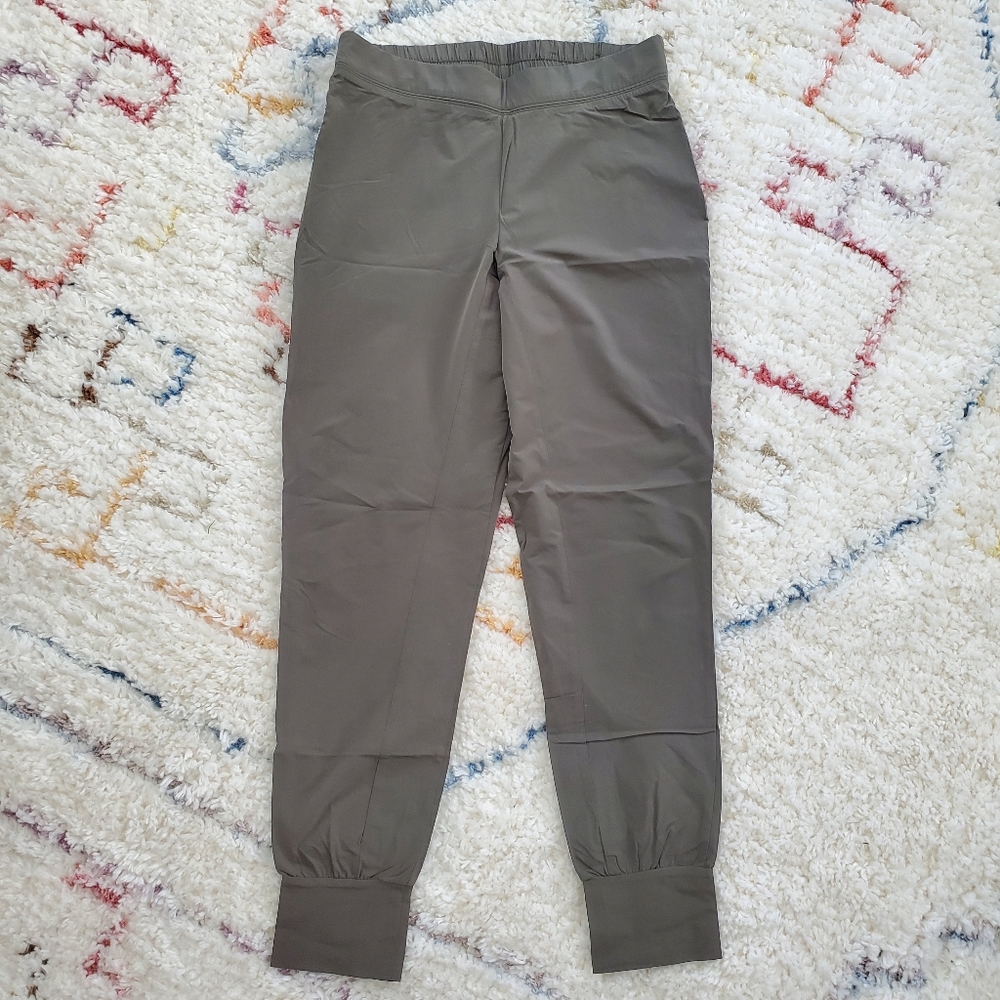 Nike lightweight joggers
